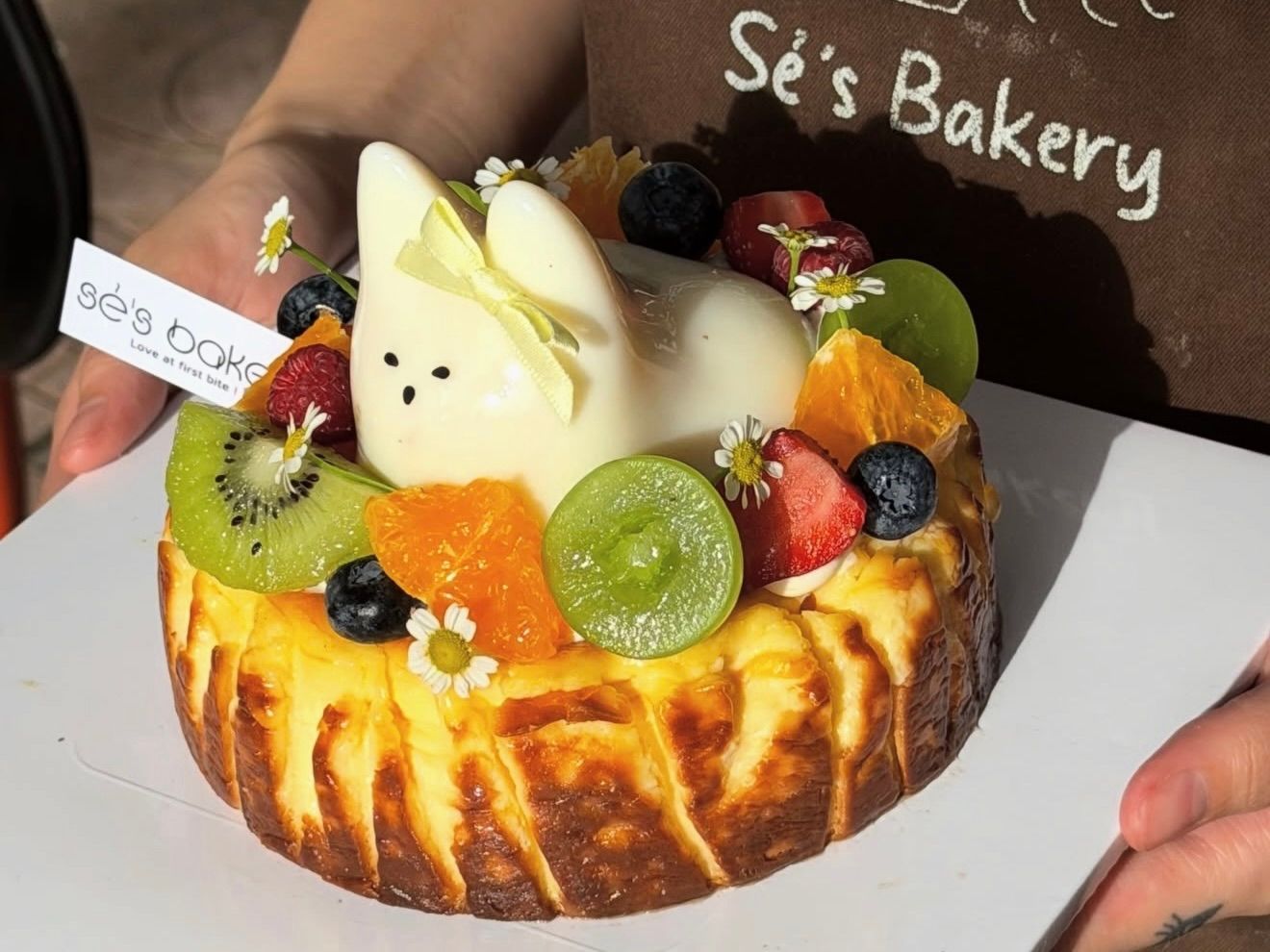 Bánh phô mai cháy Sẻ's Bakery — góc nhìn khác