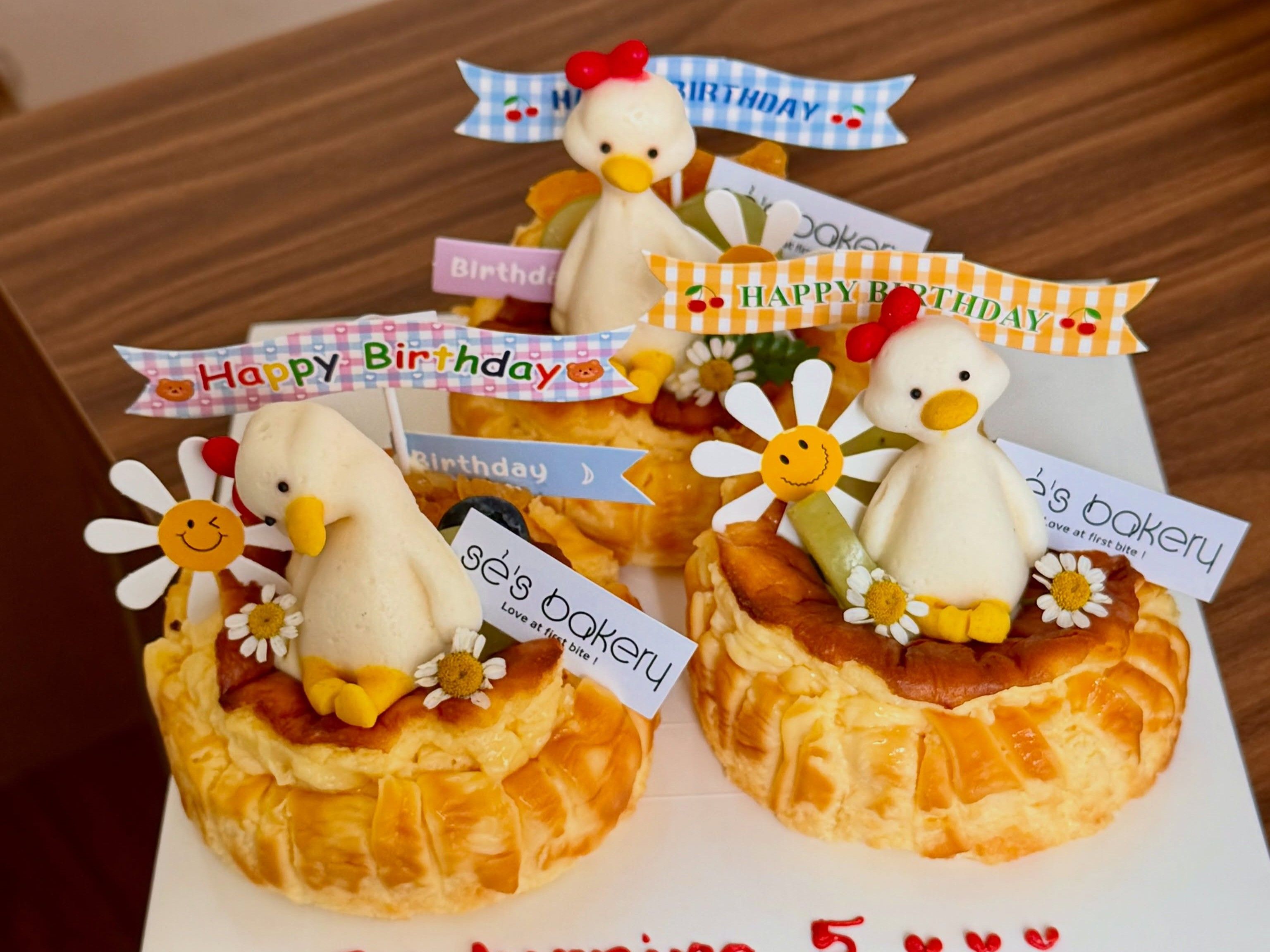 Bánh sinh nhật thiết kế riêng — Sẻ's Bakery